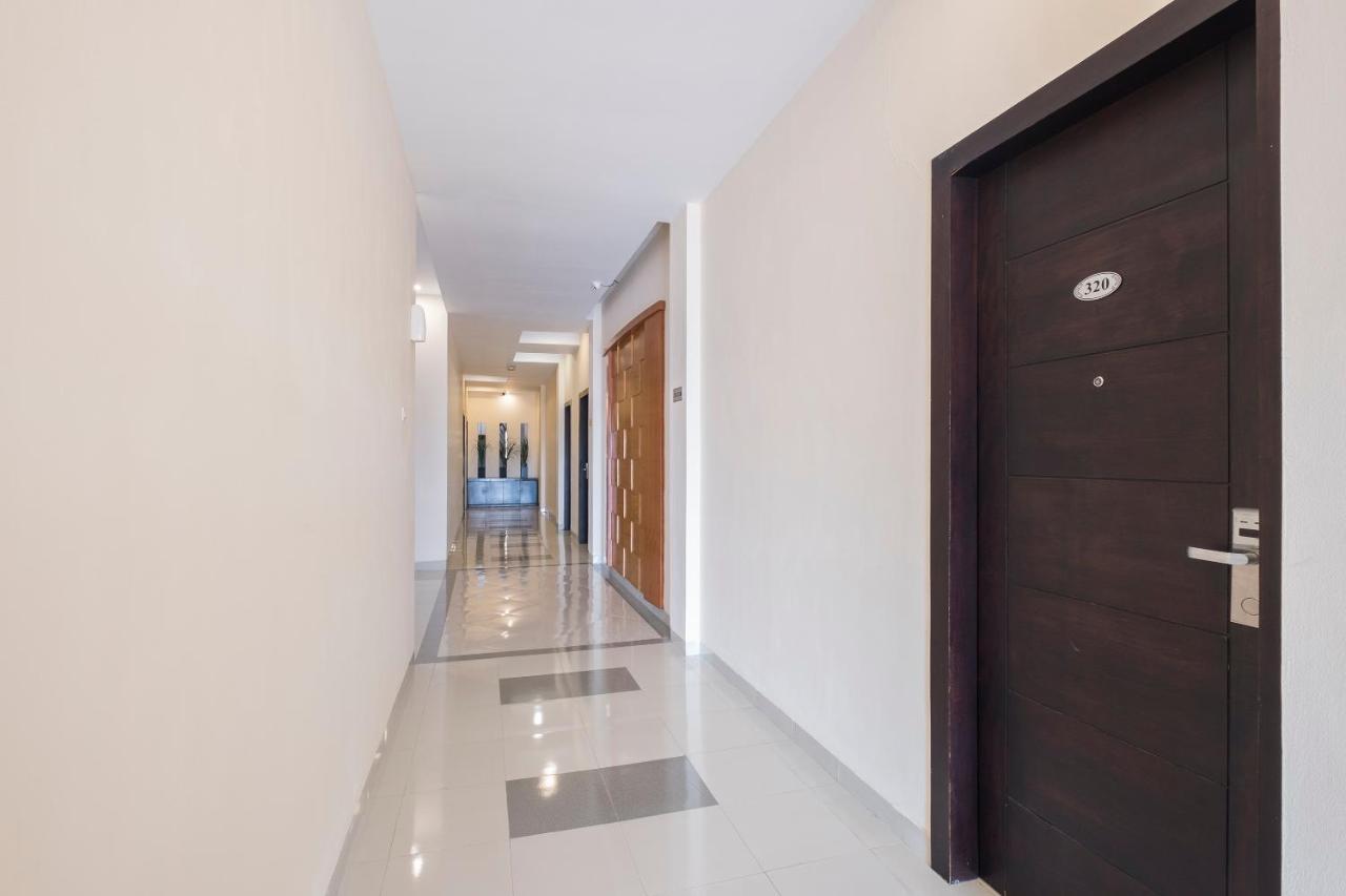 Oyo 424 Asia Hotel 马卡萨 外观 照片
