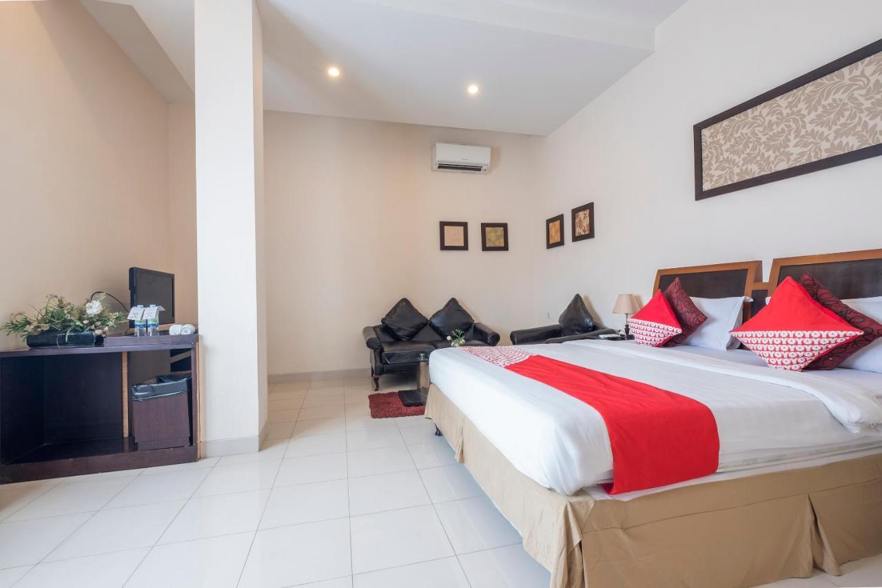 Oyo 424 Asia Hotel 马卡萨 外观 照片
