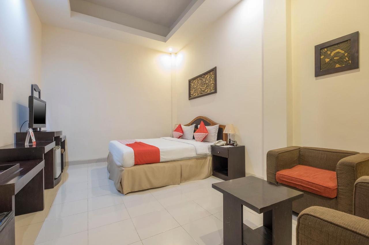 Oyo 424 Asia Hotel 马卡萨 外观 照片