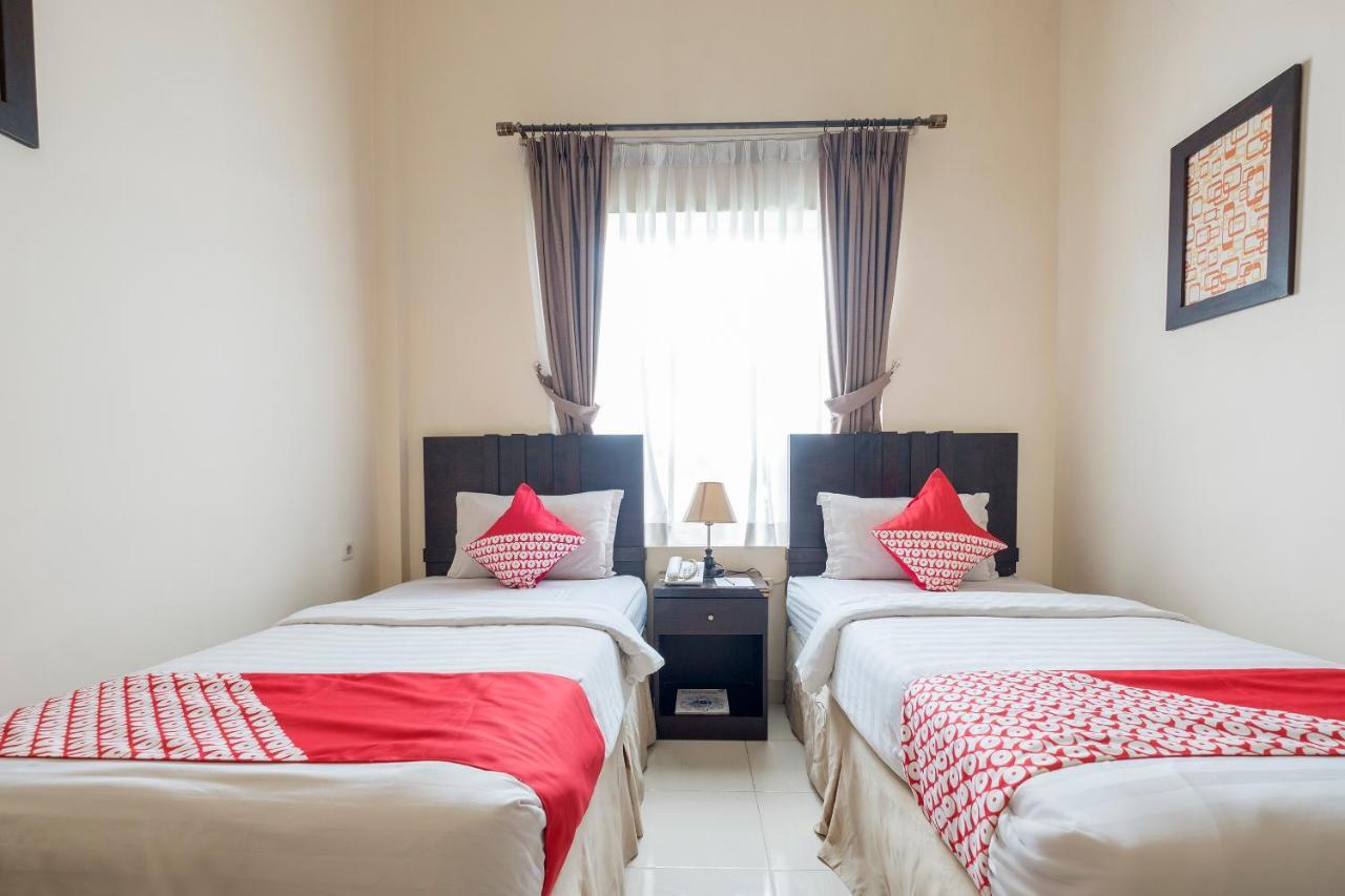 Oyo 424 Asia Hotel 马卡萨 外观 照片
