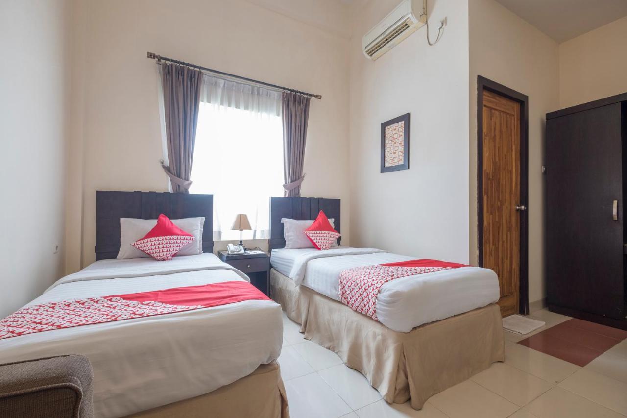 Oyo 424 Asia Hotel 马卡萨 外观 照片